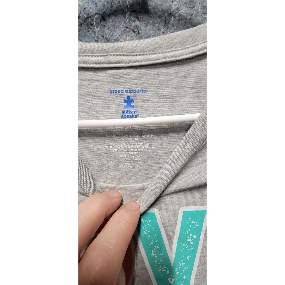 Autism Speaks Love Needs No Words Unisex‎ Long Sleeve Gary Blackground Size XL
